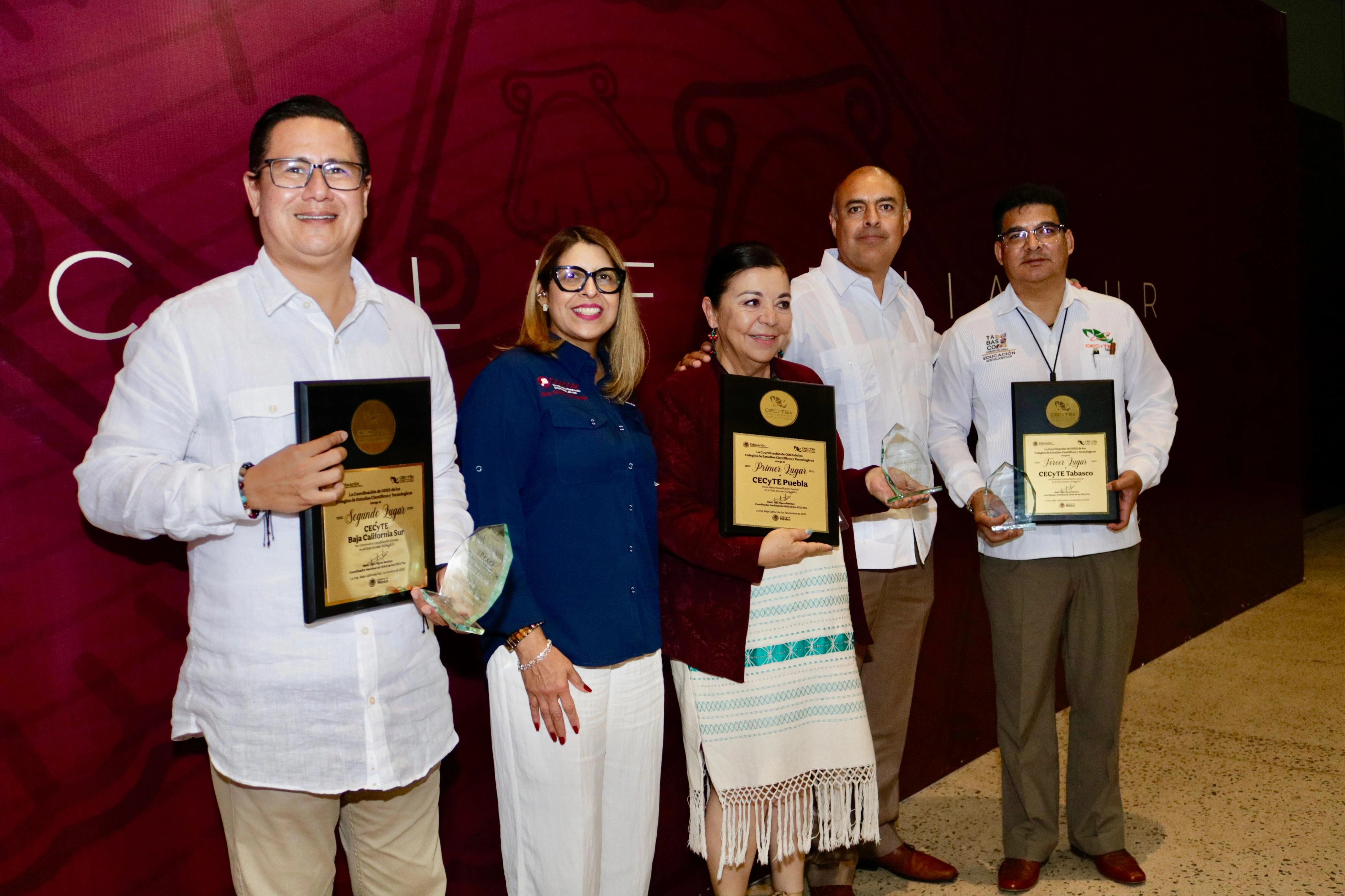 CECYTEBCS DESTACA A NIVEL NACIONAL POR SU DESEMPEÑO ACADÉMICO Y PERMANENCIA ESTUDIANTIL