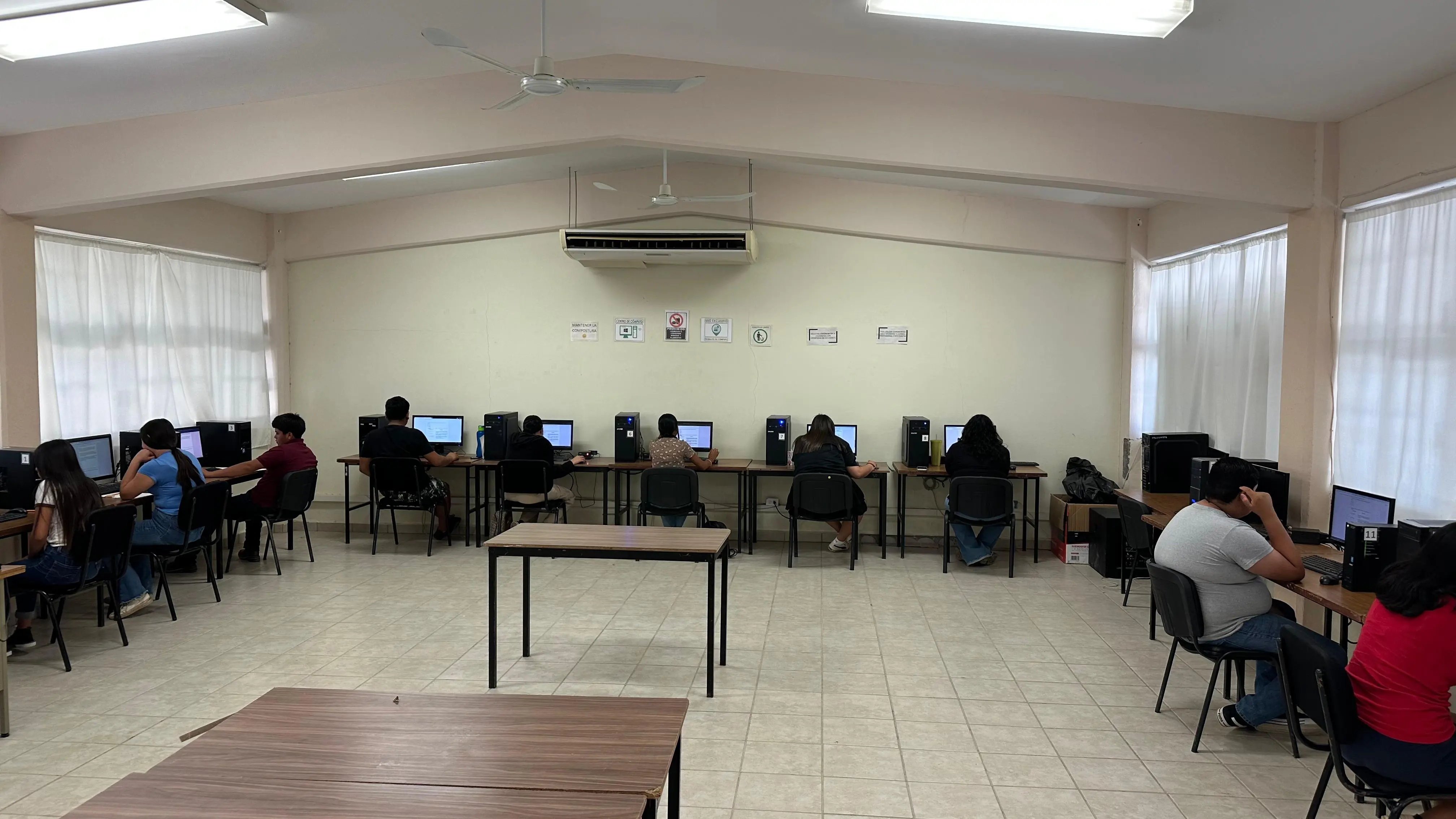 Más de 3 mil 400 aspirantes presentan examen para ingresar al CECyTE