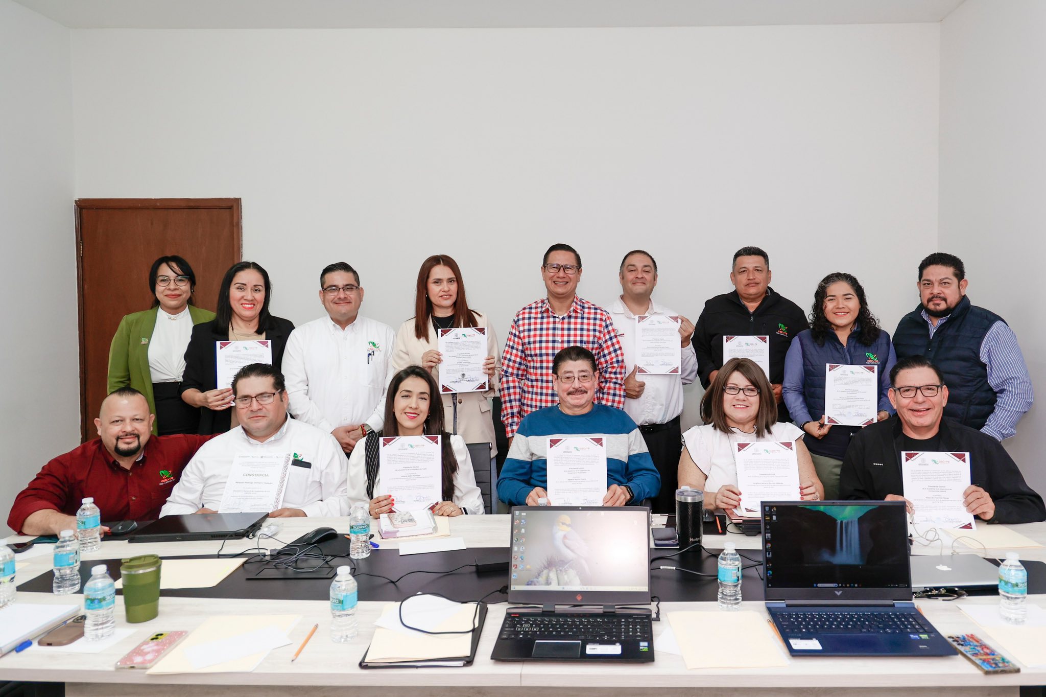 Reconociendo el liderazgo académico en el CECyTEBCS