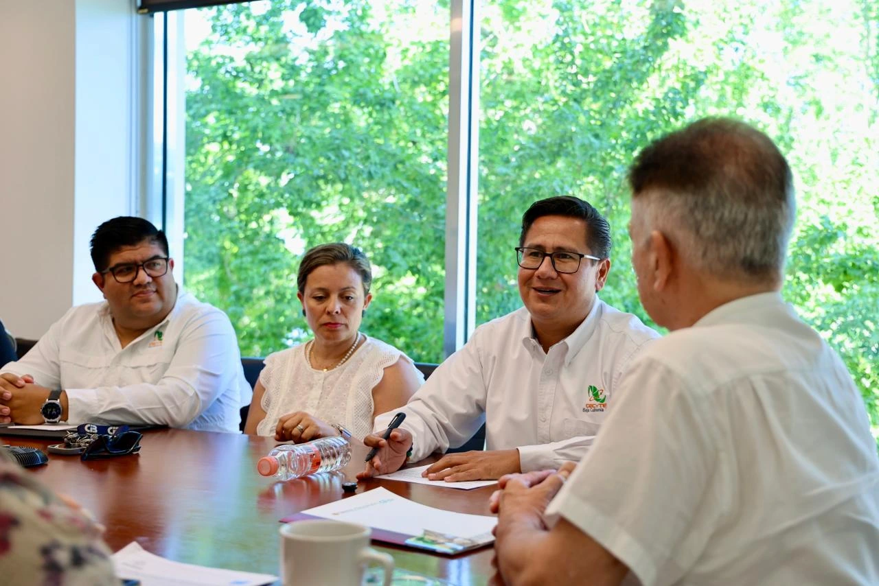 CECyTEBCS y CIBNOR firman convenio para acercar la ciencia a la juventud