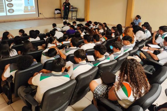 IMPARTE CECYTEBCS TALLERES DE BIENESTAR EMOCIONAL A  COMUNIDAD EDUCATIVA